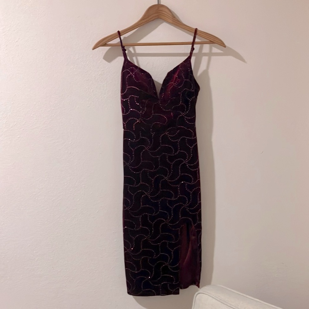 Elegant Burgundy Sequin Dress